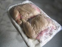 Abgepackte Hühnerschenkel